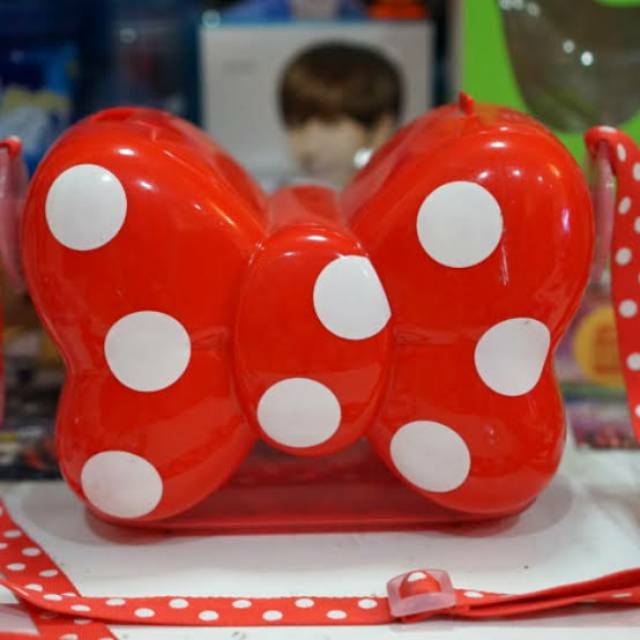 

Minnie Mouse popcorn bucket