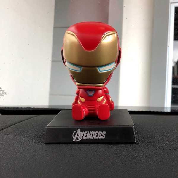 NEW AVENGERS Boneka Figure Miniatur Pajangan Mobil Stand IRON MAN Goyang Kepala Shacking Head Toy