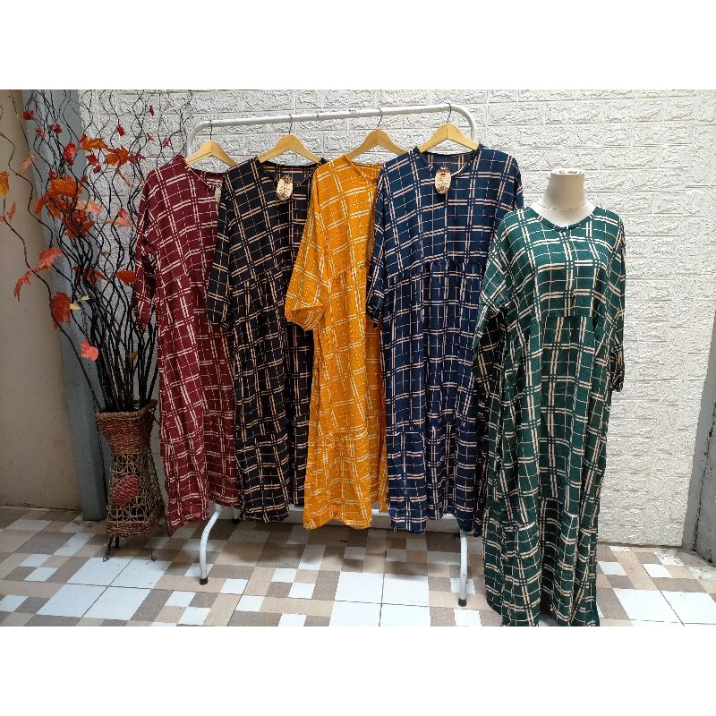 Gamis susun jumbo motif kotak-kotak