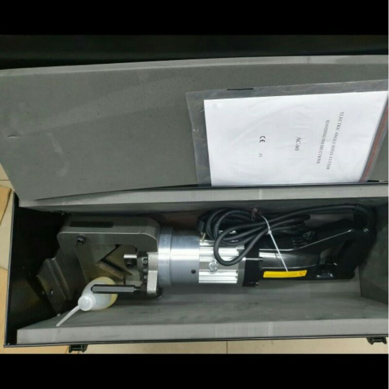 Mesin hidrolik potong besi siku Hydraulic hole punching punch machine