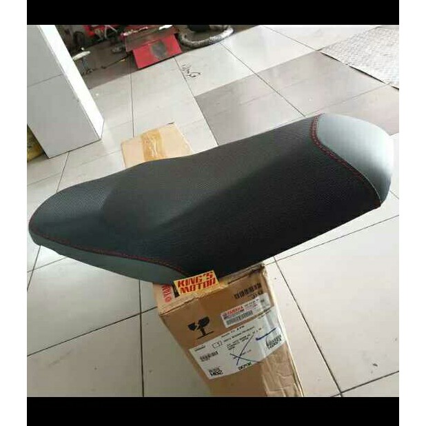 Cover jok belakang Xeon RC Xeon gt 125 Aerox 125 ORI YGP