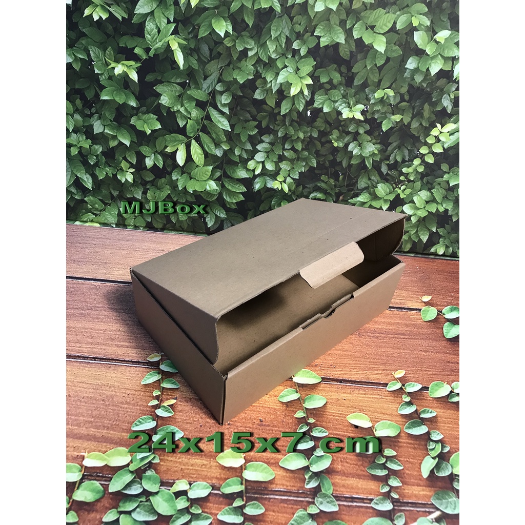 

KARDUS UK. 24x15x7 CM........DIE CUT KOTAK KARTON UNTUK PACKING SOUVENIR - DLL- MODEL BOX PIZZA