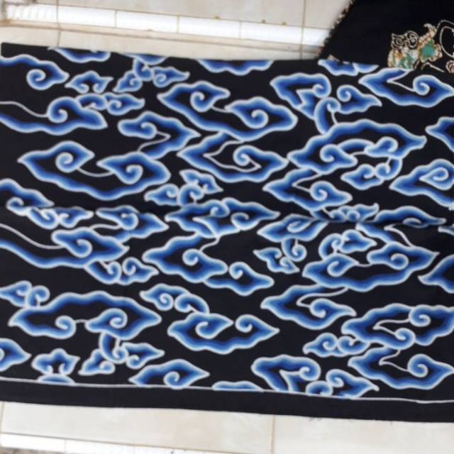 Batik tulis mega mendung