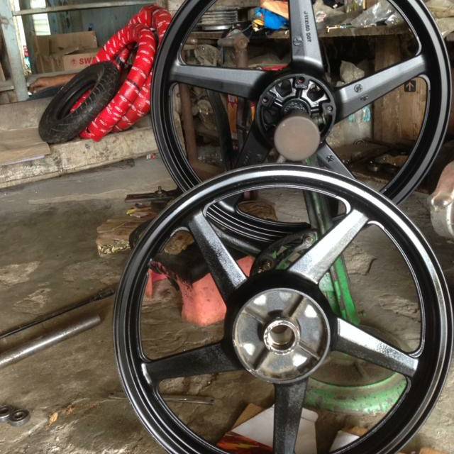 Velg set ori bekas vixion old layak pakai