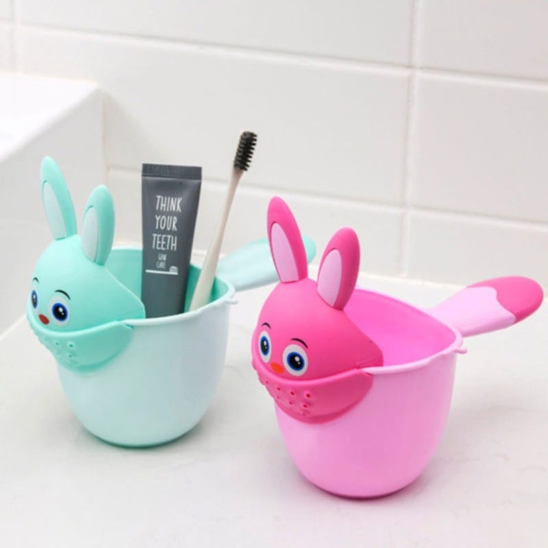 Babies first Bath Scoop - Gayung Mandi anak