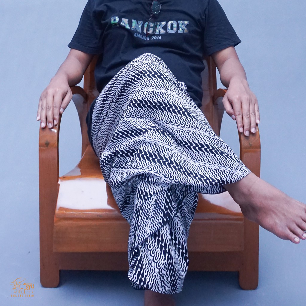 SARUNG KANJENG| SARUNG BATIK MOTIF PARANG LAWASAN  KELENGAN ORIGINAL