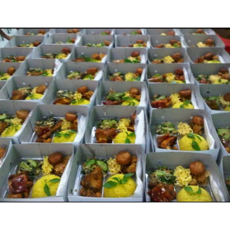 

Paket Nasi Kuning Paling Enak & Murah