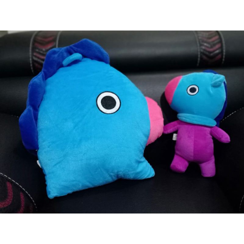 Boneka BT21 dan Bantal BT21