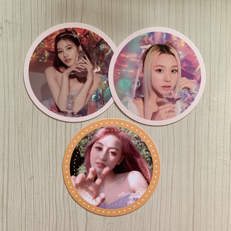 

TWICE TASTE OF LOVE SANA CHAEYOUNG & MORE&MORE JIHYO COASTER