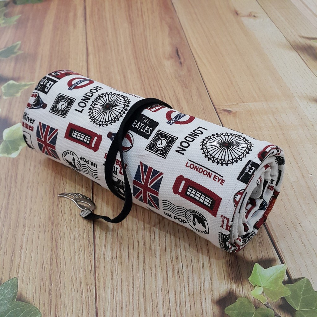 

ROLL PENCIL CASE / TEMPAT PENSIL GULUNG - white london