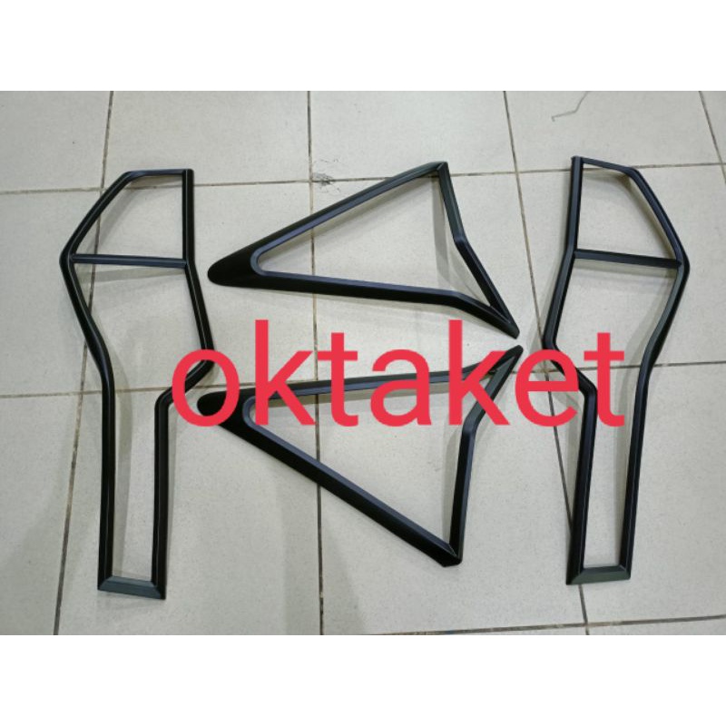 garnish lampu belakang Pajero 2021 2022  hitam &amp; Chrome