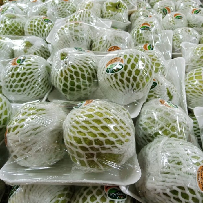 

Buah Jambu Crystal (900g-1kg/3-5pcs)