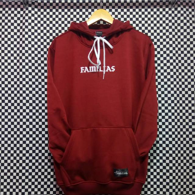 Sweater Familias maroon sablon depan belakang