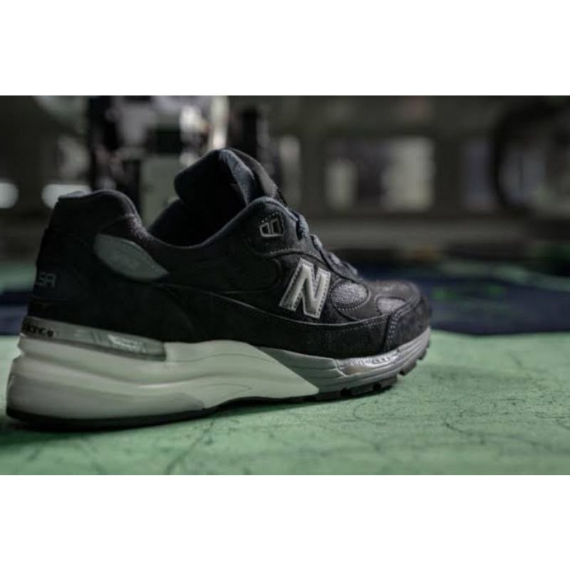 nb992 black