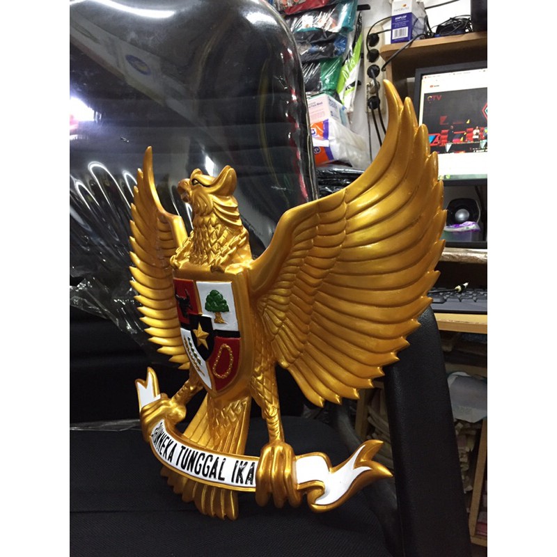 Garuda pancasila lambang garuda pancasila bahan fiber ukuran 50cm