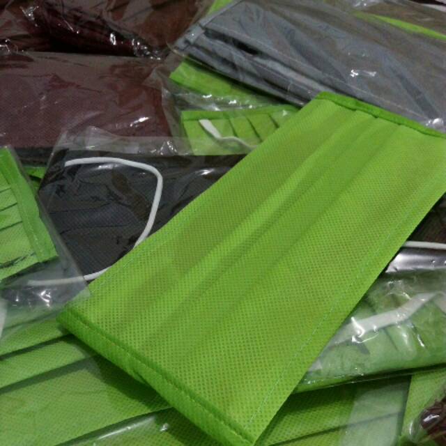 

Masker murah dengan bahan kain spunbond rapat dan tebal warna hijau