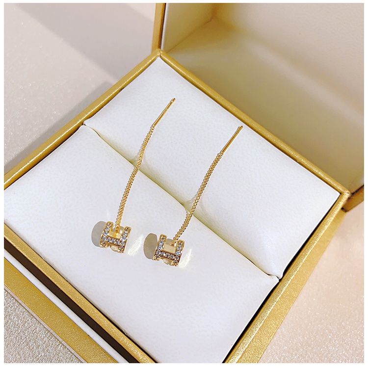 Anting Tusuk Silver S925 Desain Huruf H Mini Simple Aksesoris Wanita