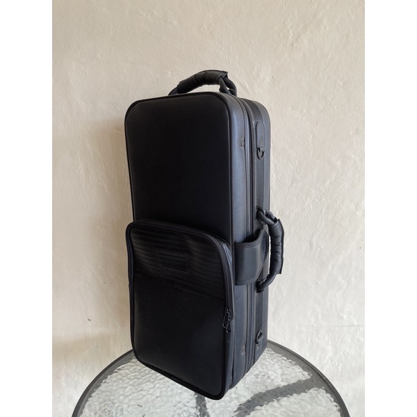 Case alto saxophone