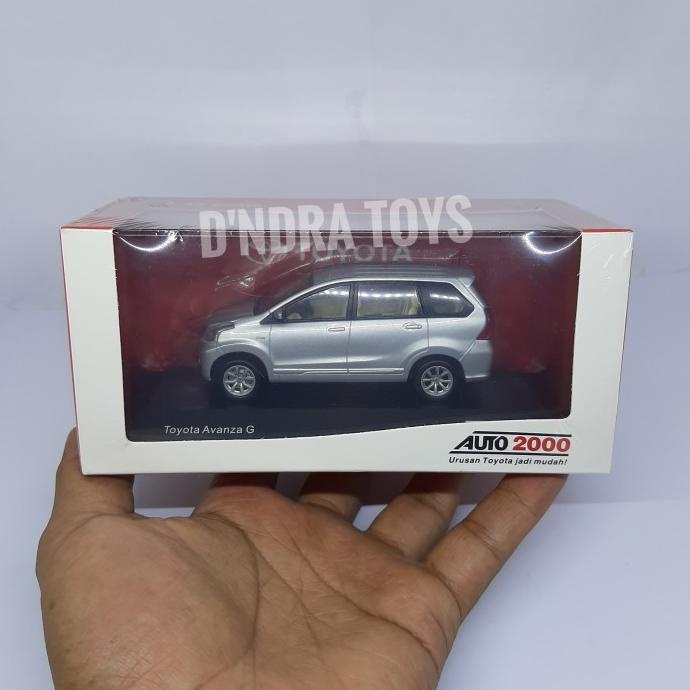 Diecast Miniatur Mobil Toyota Avanza G Silver Dealerbox Auto 2000 1:43