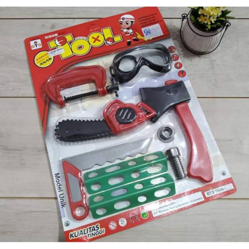 Mainan Alat Tukang Pemadam Kebakaran PMK Fire Engine BTS 1806