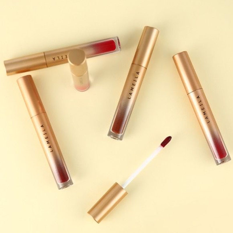 DBI - LAGI VIRALL!!! LAMEILA GOLD SILKY LIP GLAZE / LAMEILA LIPSTIK CAIR PELEMBAB BIBIR TAHAN AIR DAN LAMA ( BISA COD )