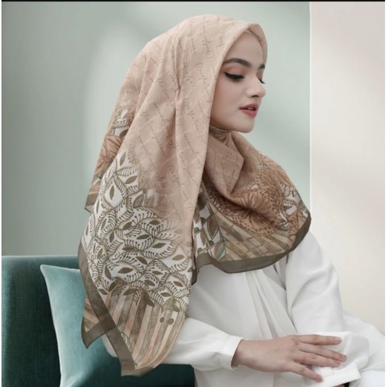 BESTARI BROWN SCARF WINDY X MANDJHA IVAN GUNAWAN