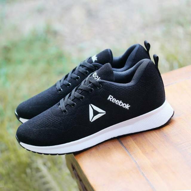 harga sepatu reebok slip on