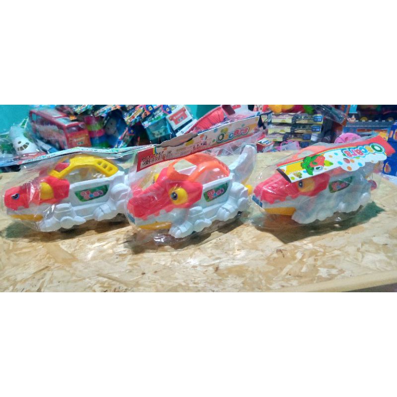 MAINAN BUAYA BENTUK MOBIL BISA JALAN SENDIRI