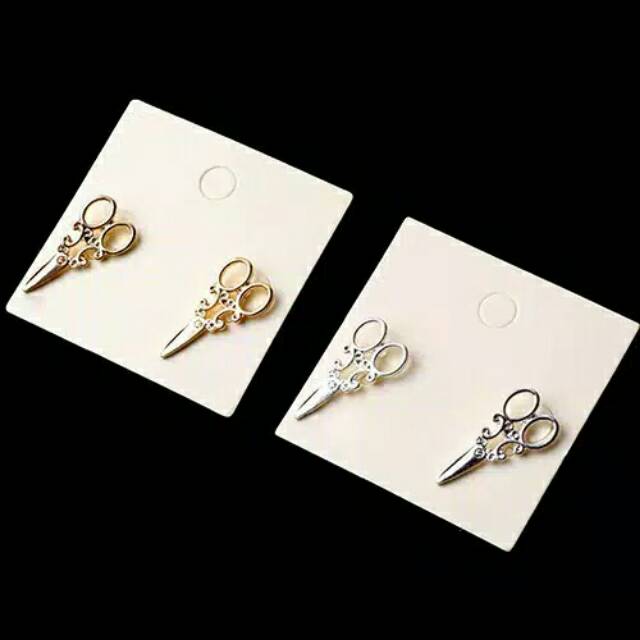 Anting mini bentuk gunting