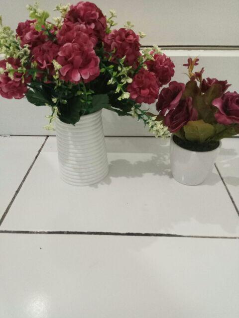 Krisan Bulat Bunga Artificial Rimbun Vas Ulir Pendek