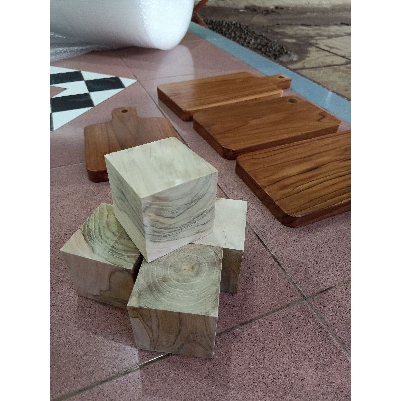 balok kayu jati asli 10cm x 10cm x 10cm dan 9cm x 9cm x 9 cm / kayu utuh / tanpa sambungan / kubus j
