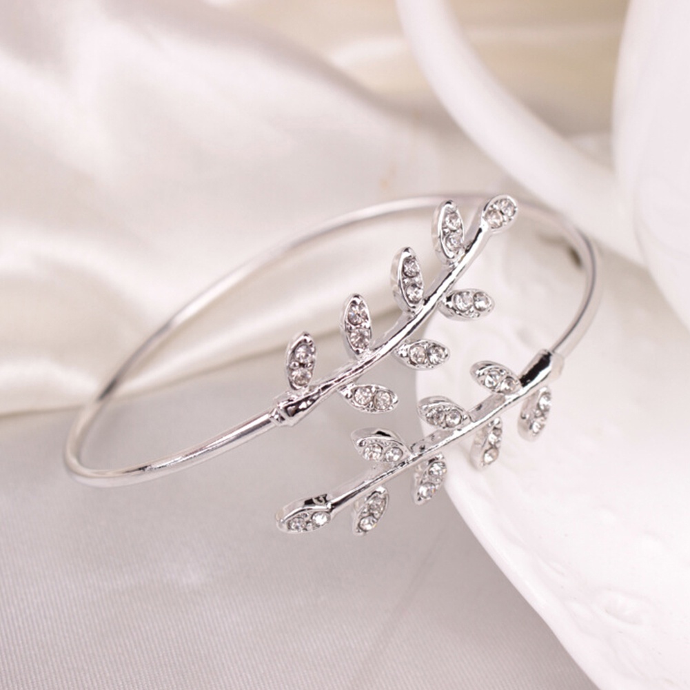 Hu Hu Hu Hu Hu Alat Bantu Pasang Kacamata♡ Gelang Bangle Open Adjustable Desain Daun Hias Berlian Imitasi Untuk Wanita