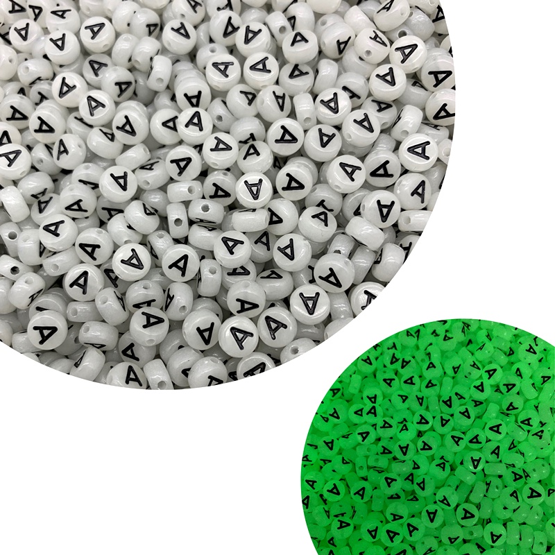 100pcs / lot 4x7mm Manik-Manik A-Z Glow in the dark 26 Huruf Untuk Perhiasan Gelang