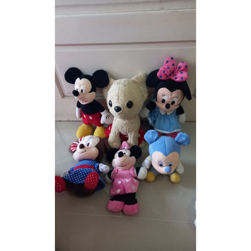 Preloved boneka mickey brand disney