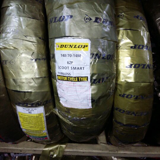 Ban luar xmax Tubeless 140 70-14  DUNLOP Scoot Smart
