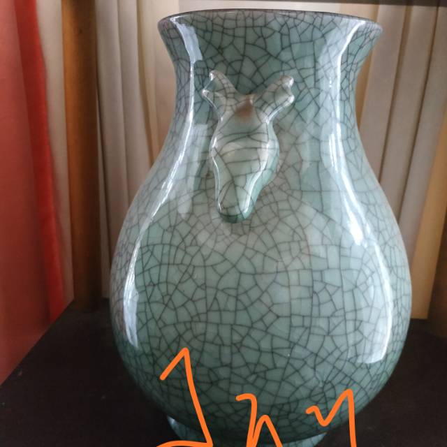 Guci antik pecah seribu