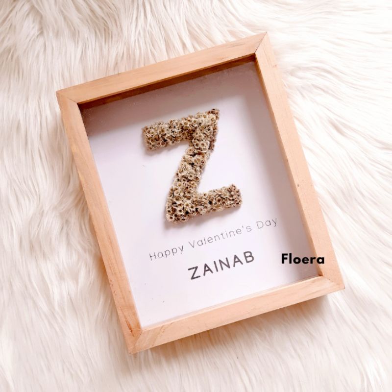 Frame inisial bunga nama hadiah kado ulang tahun wisuda bunga edelweiss