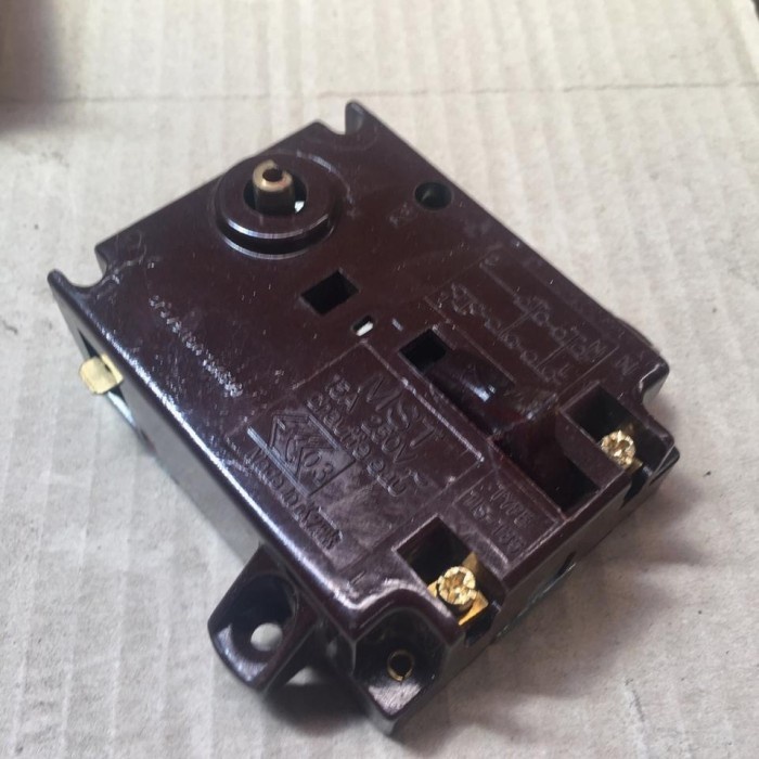 Pematik water heater ariston Switch water heater ariston ..