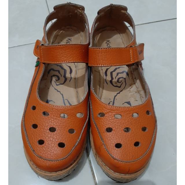 ORIGINAL Preloved Sepatu Kickers Orange Second Shoes Ori Bekas size 40 Brown