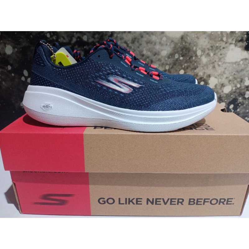 SKECHERS GO RUN FAST WOMEN