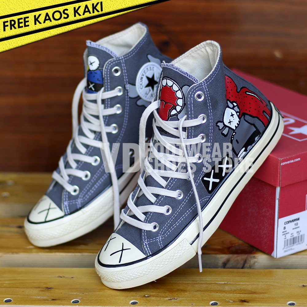 harga converse x kaws