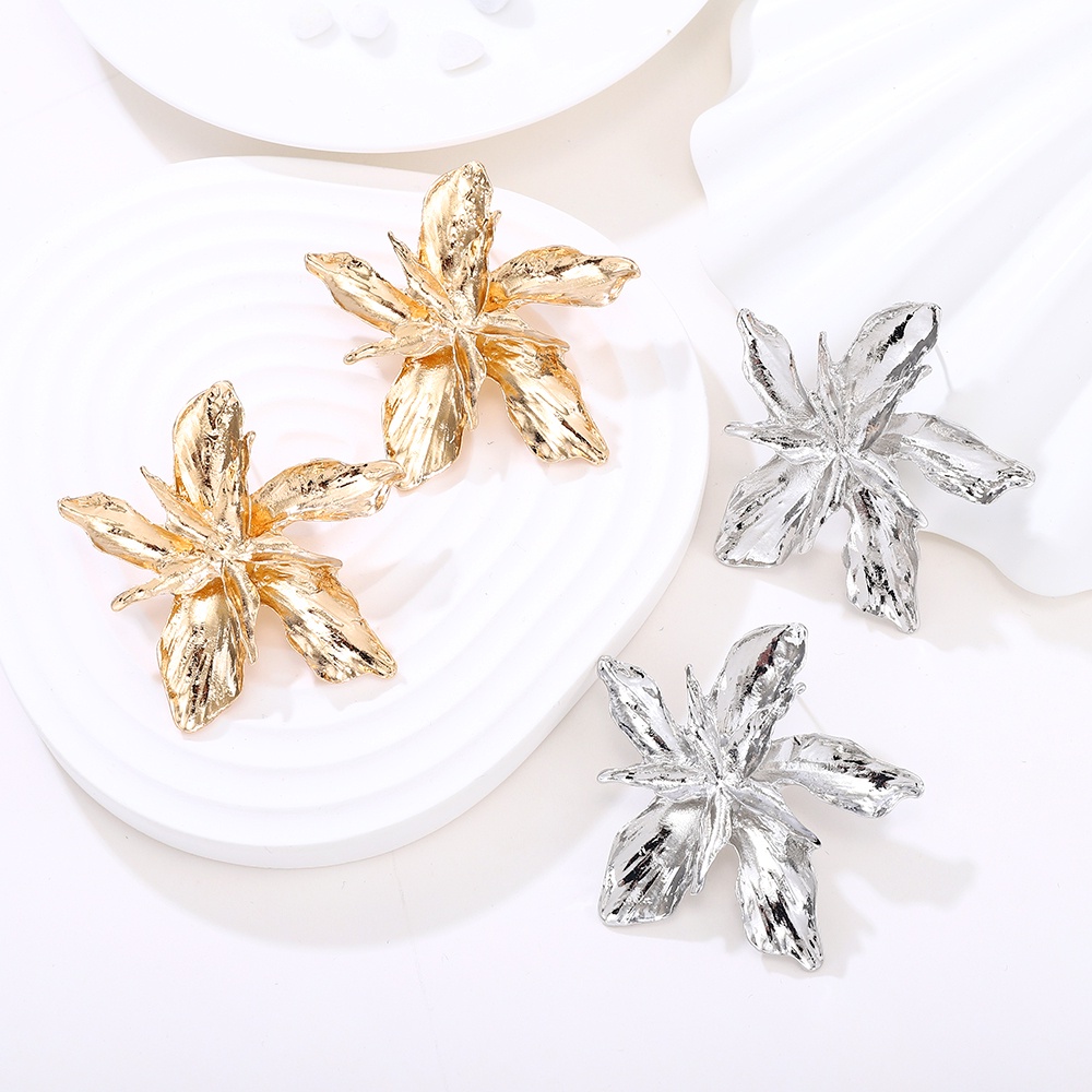 【COD Tangding】European American Exaggerated Large Flower Earrings Fashion Petal Leaf Earstuds Korea Jewelry Accessories