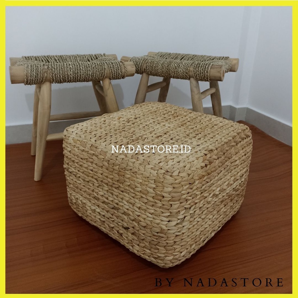 BANTAL SOFA ANYAMAN / POUFFE ANYAMAN ENCENG GONDOK SQUARE SIZE 40X40X25 CM