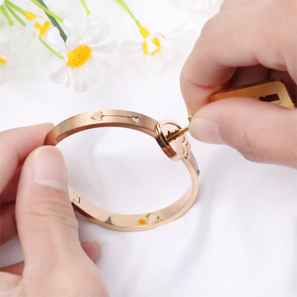 Lily Concentric Lock Key Fashion Pria Dan Wanita Perhiasan Kalung