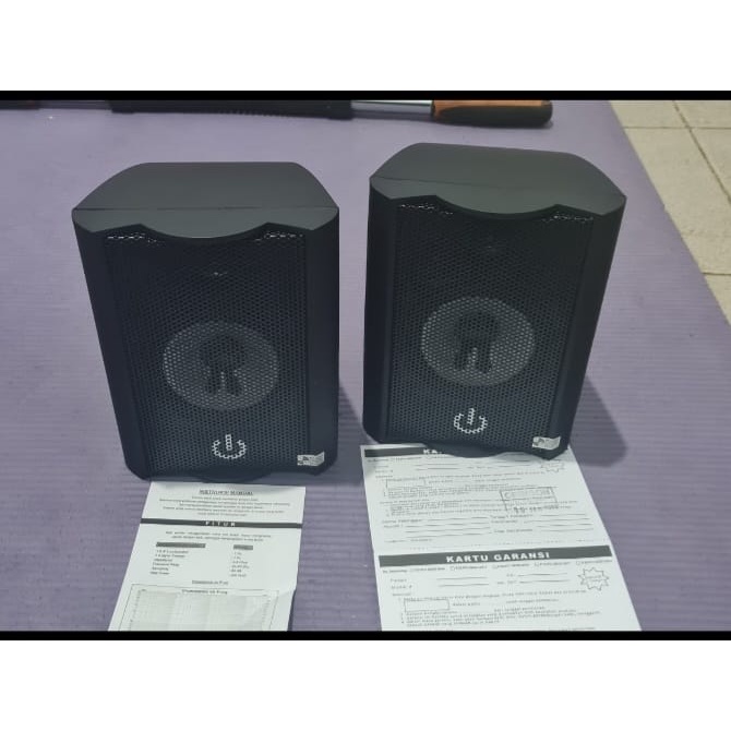 G606 CRIMSON SPEAKER PASIF DINDING 4 INCI SEPASANG  DUAL SPEKER DINDING WALL PASSIVE MASIVE SOUNDBEST MIC KARAOKE VOKAL VOCAL ARTIS PROFESIONAL PRO SOUND BEST SISTEM AUDIO PANGGUNG DYNAMIC PENGERAS SUARA HIFI MC PIDATO DLL TANPA GANTUNGAN TEMBOKNYA