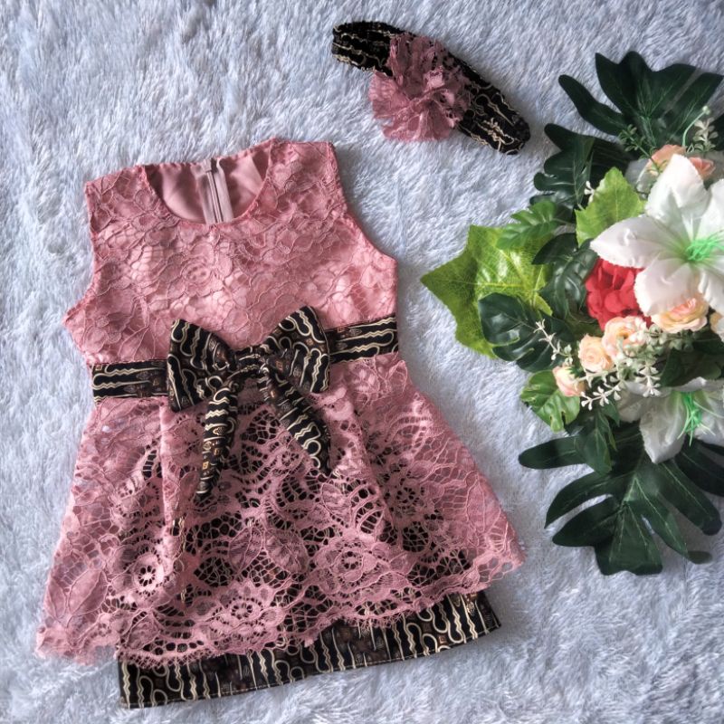 Kebaya bayi / Kebaya anak / tedak siten