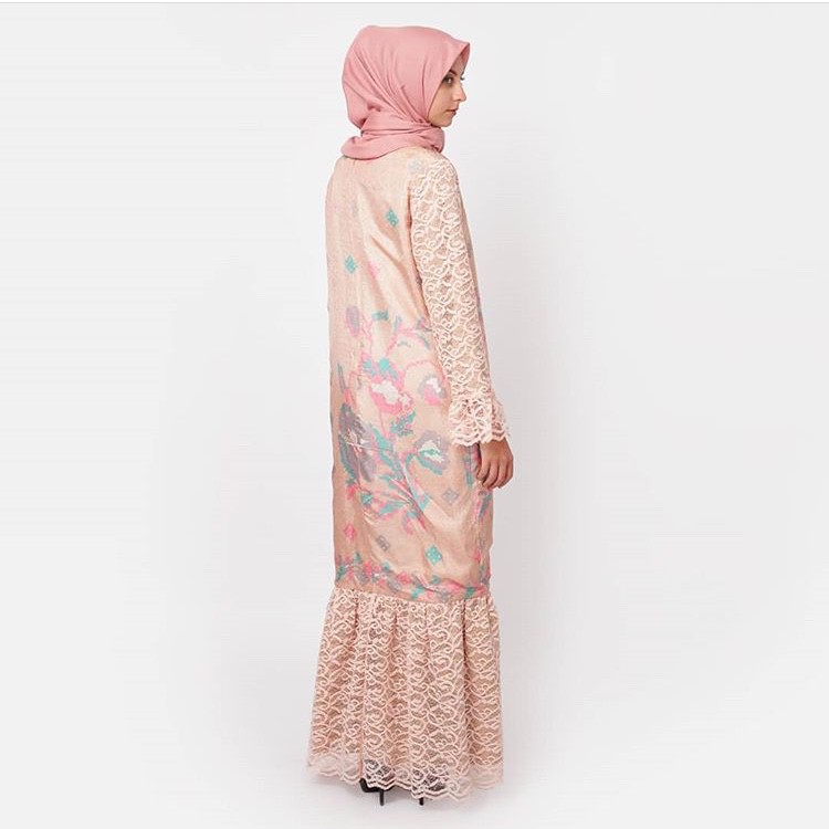 CENNING LACE DRESS PEACH - VIENNA MUTIA X RUMAH AYU