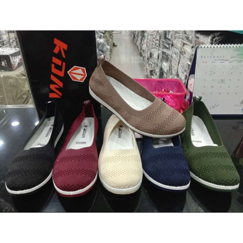 CUCI GUDANG SEPATU IMPORT,,SEPATU CEWEK TRENDY,SEPATU KDM ORIGINAL,SLIP ON CEWEK