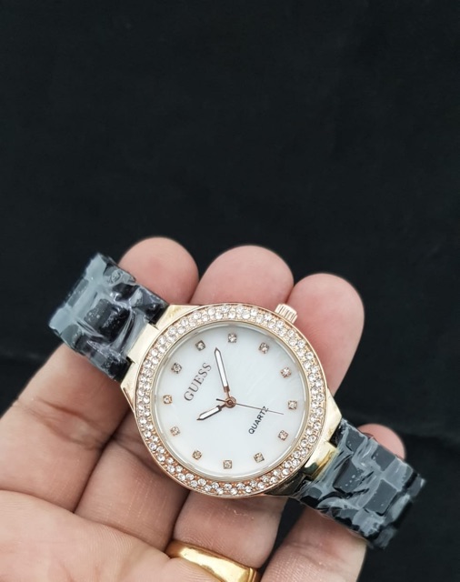 Jam tangan semi keramik cewek “Guess” permata (Freebox)