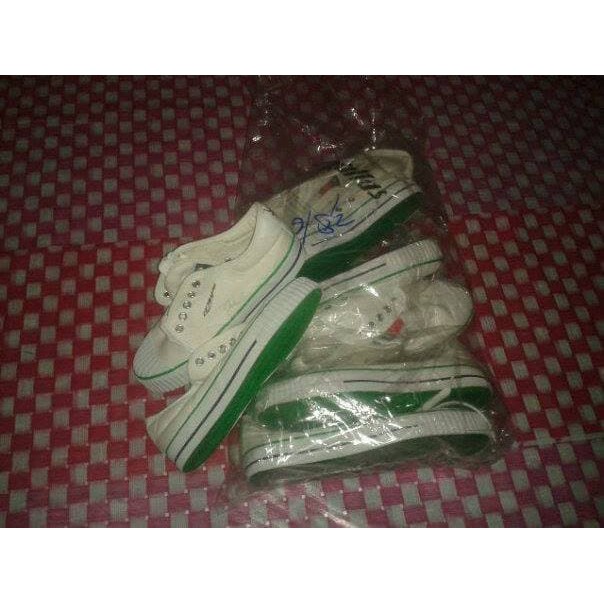 TERLARIS SEPATU TAKRAW REJAM